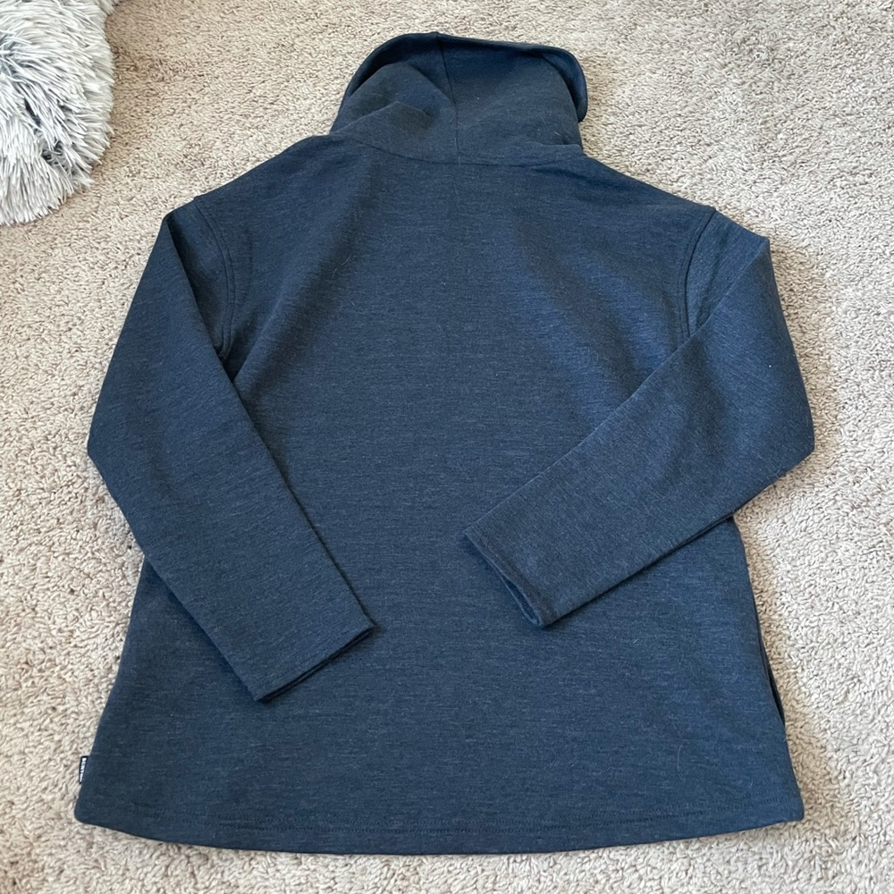 Burton turtle neck sweatshirt ✨